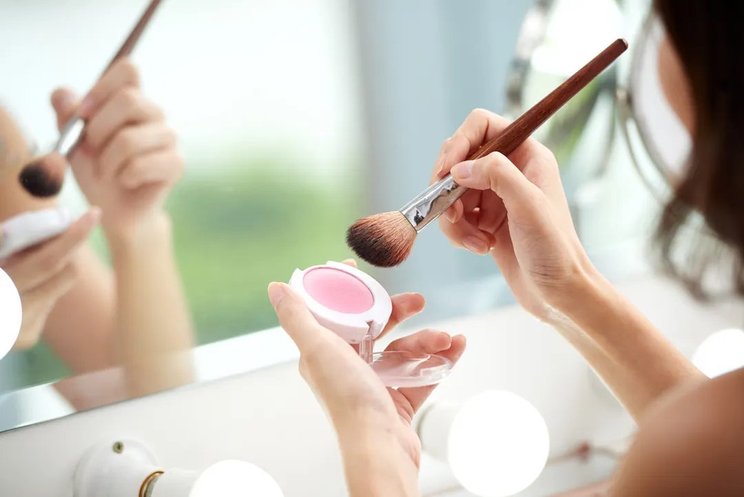 5 Rekomendasi Blush Cool Tone dari Brand Lokal, Bikin Wajah Fresh Tanpa Terlihat Orange